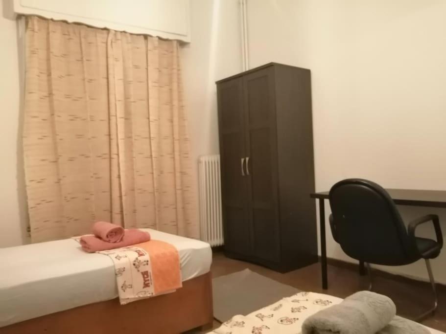 Ανακαινισμένο 8 Λεπτά Από Το Μετρό. Apartment Athena Bagian luar foto