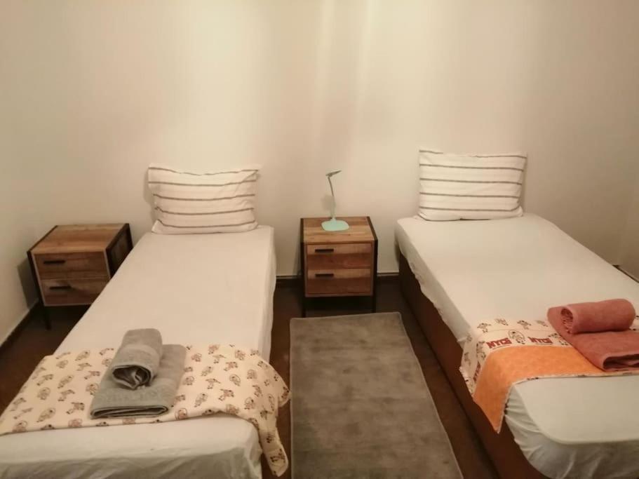 Ανακαινισμένο 8 Λεπτά Από Το Μετρό. Apartment Athena Bagian luar foto