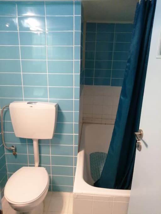 Ανακαινισμένο 8 Λεπτά Από Το Μετρό. Apartment Athena Bagian luar foto