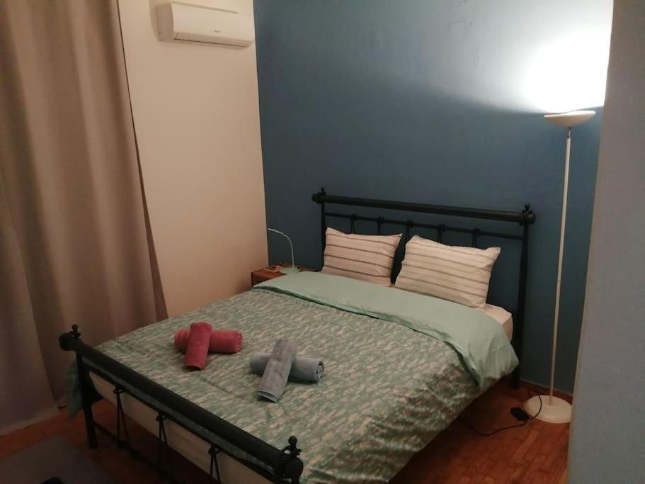 Ανακαινισμένο 8 Λεπτά Από Το Μετρό. Apartment Athena Bagian luar foto